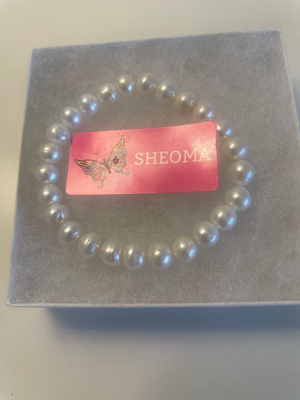 White Freshwater Pearl Stretch Bracelet 
Classic   NWT  No Metal